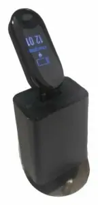 Ładowanie smartbanda bezpośrednio z ładowarki